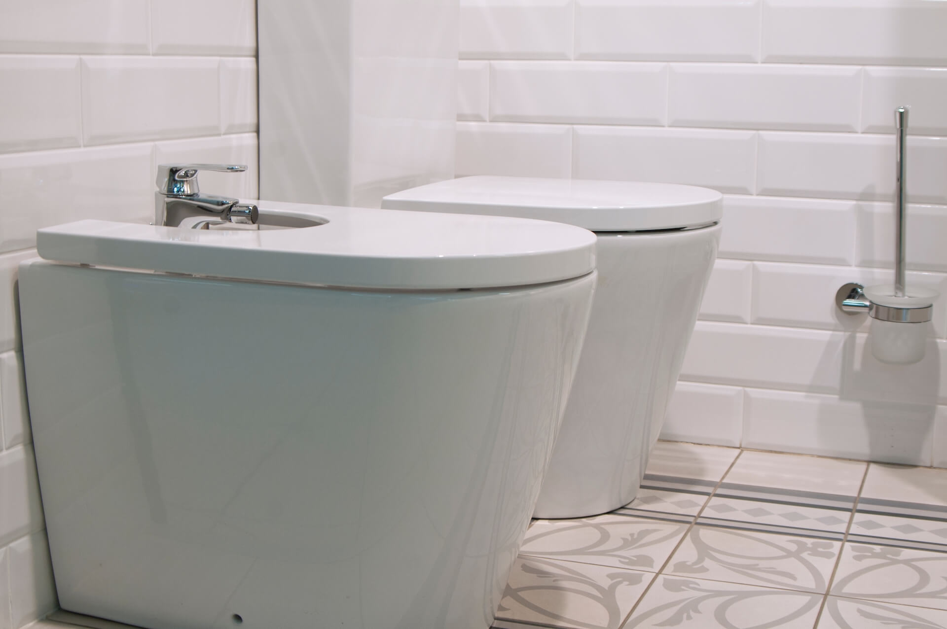 Bidet czy toaleta myjąca – co wybrać?