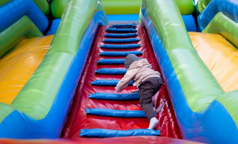 Ile kosztuje wynajem dmuchańca?