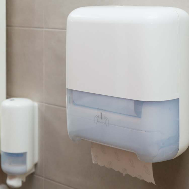 Jaki podajnik do ręczników papierowych wybrać? Poradnik