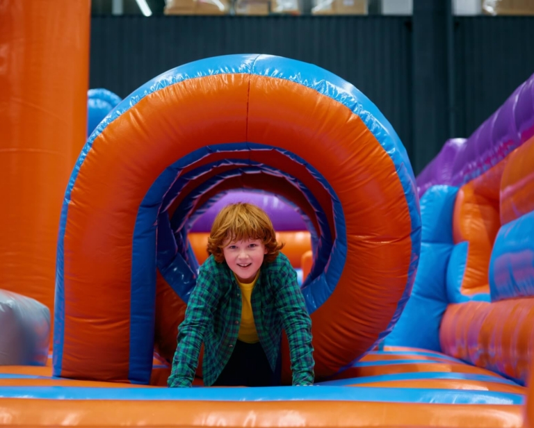 Ile kosztuje dmuchaniec? Ceny zakupu dmuchanych atrakcji